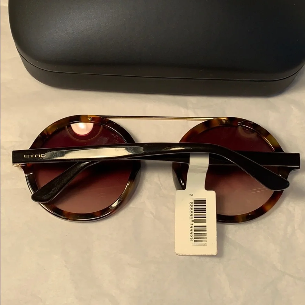 NWT Etro round sunnies w/Nautica hardcase stylish